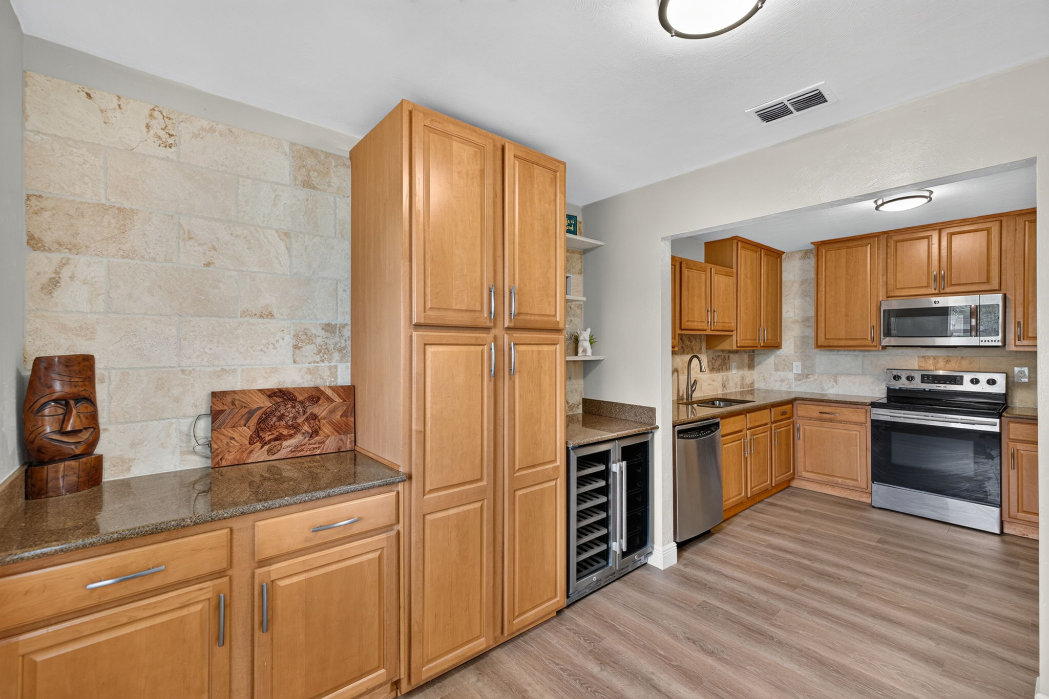 Kitchen 1 of 5