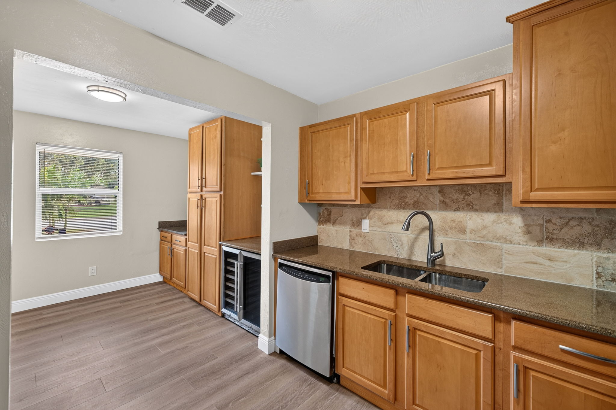 Kitchen 4 of 5