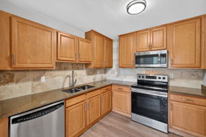 Kitchen 3 of 5