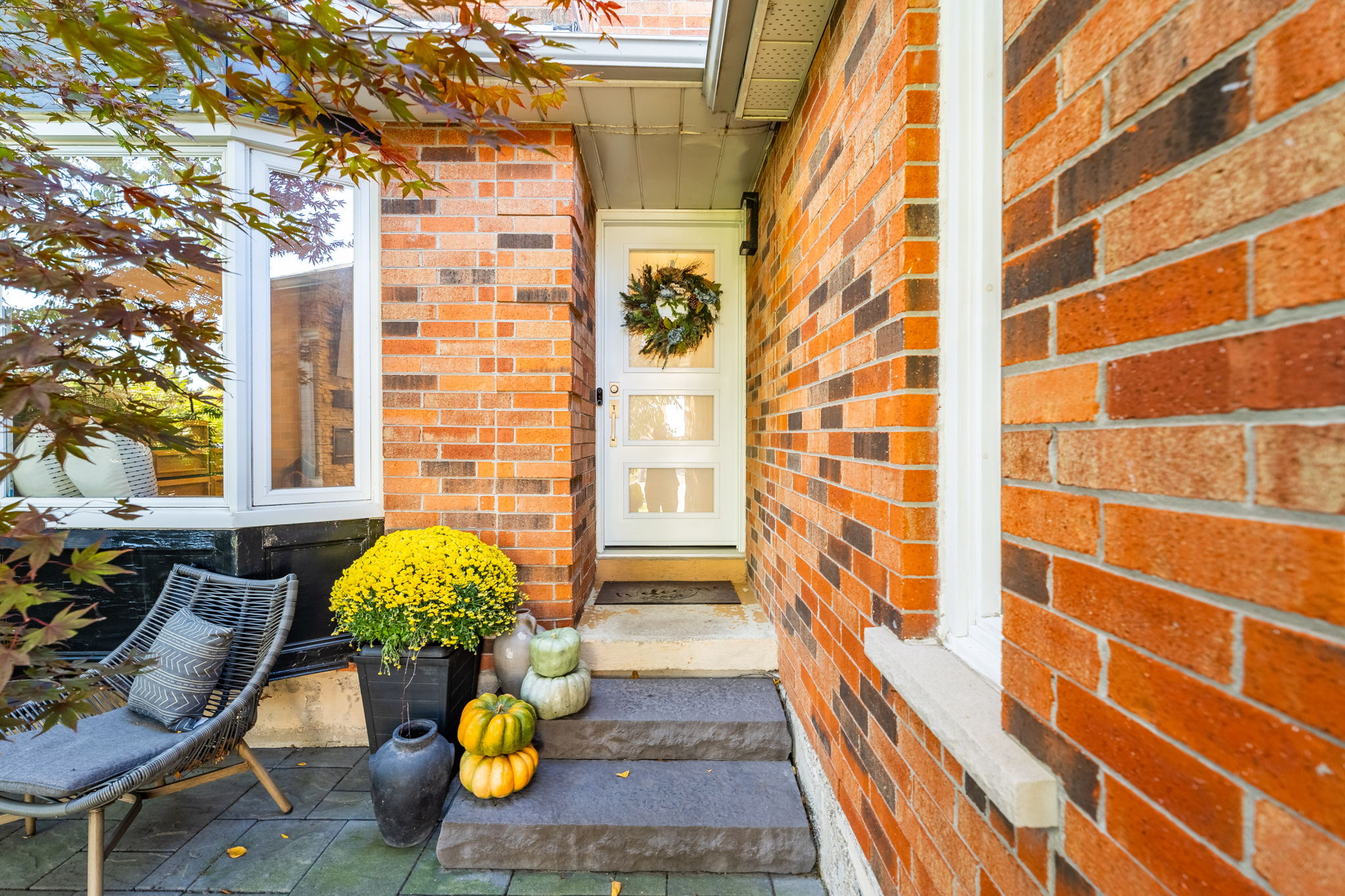 Front Porch/Entrance