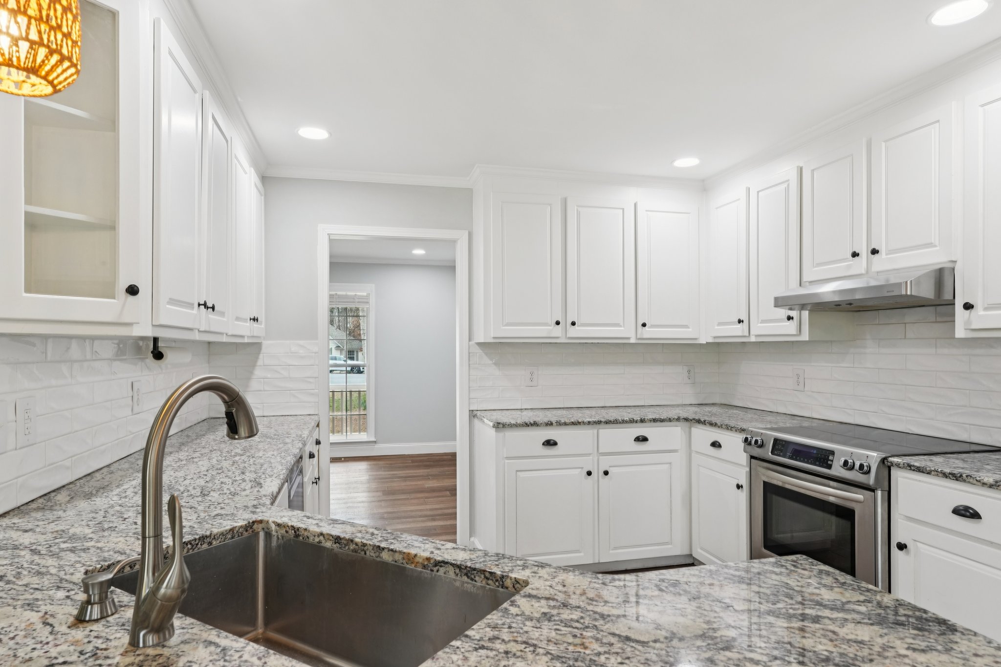 Burton St-S0903-017.jpg