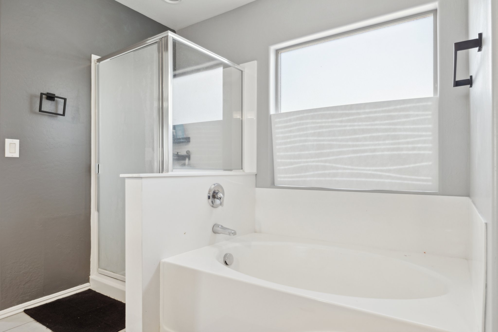 Master Tub/ Shower