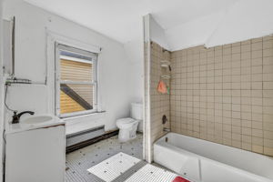  Photo 40