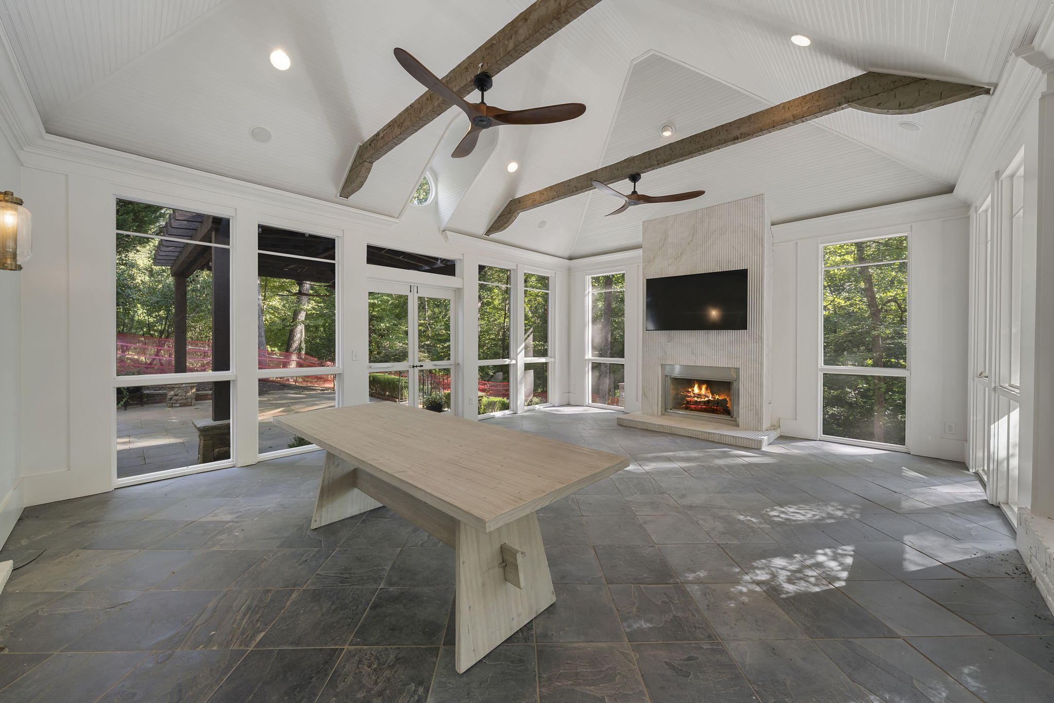  Photo 44