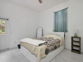  Photo 44