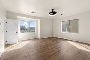  Photo 60