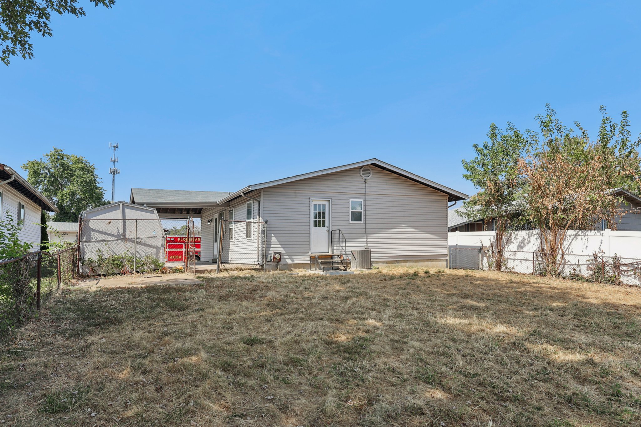 3660 Woodman Dr-S1909-022.jpg