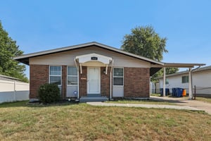 3660 Woodman Dr-S1909-003.jpg