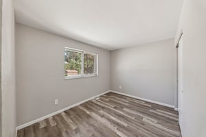 3660 Woodman Dr-S1909-014.jpg