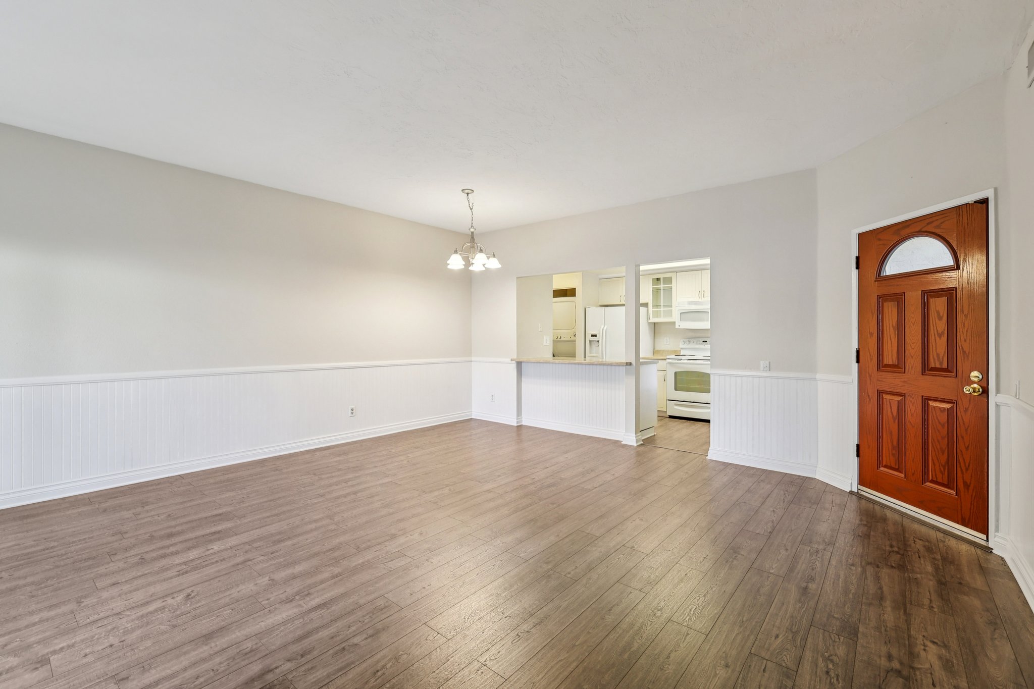 Avocado Village Ct 115-S0601-007.jpg