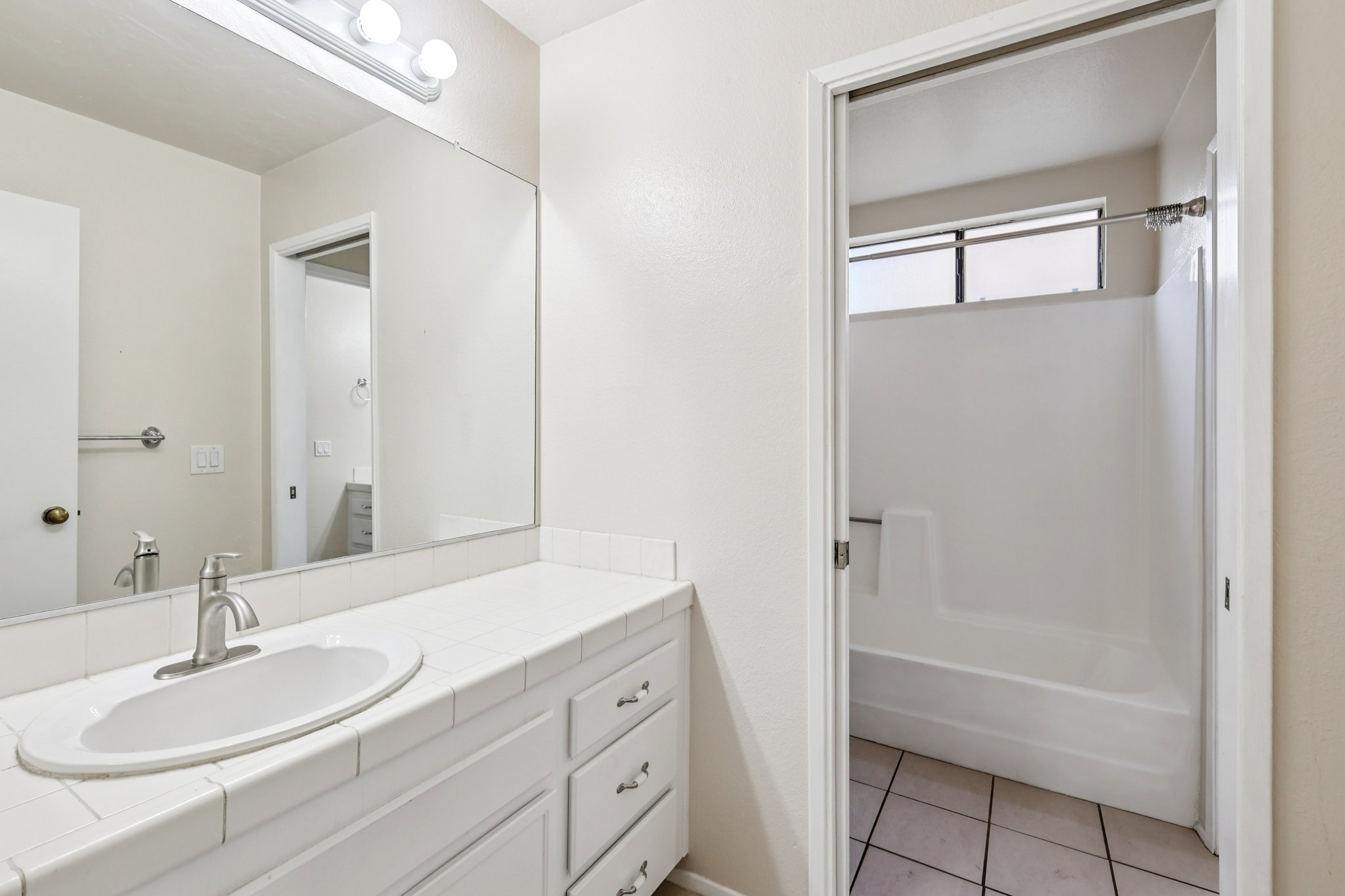 Avocado Village Ct 115-S0601-018.jpg