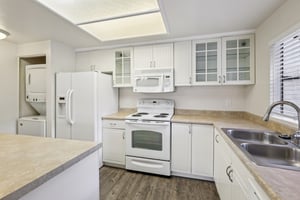 Avocado Village Ct 115-S0601-010.jpg