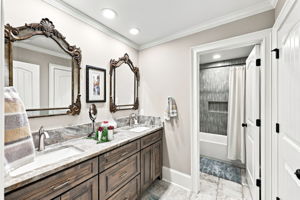  Photo 64