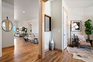  Photo 0
