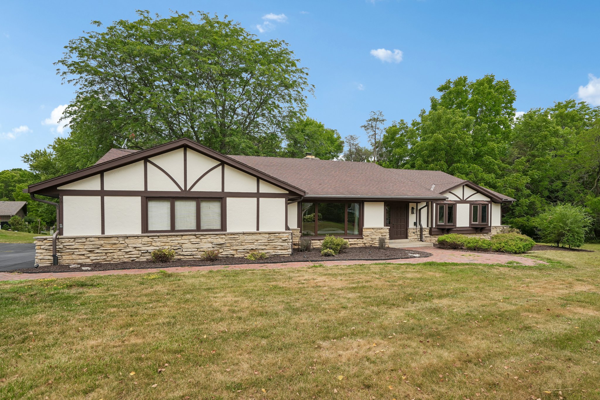 Shadybrook Pl-S0108-004.jpg