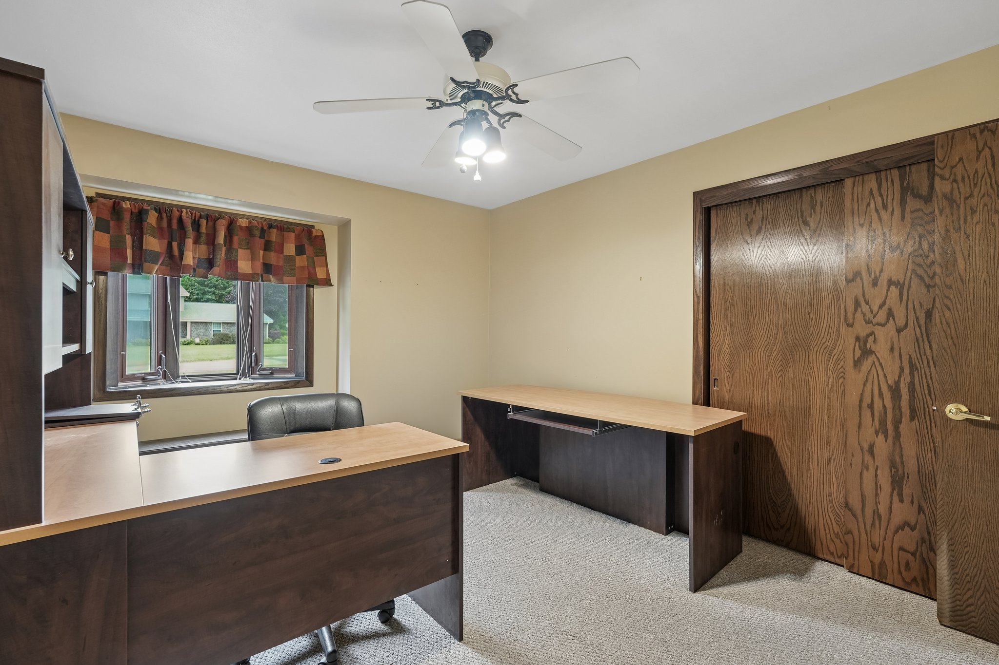 Shadybrook Pl-S0108-030.jpg