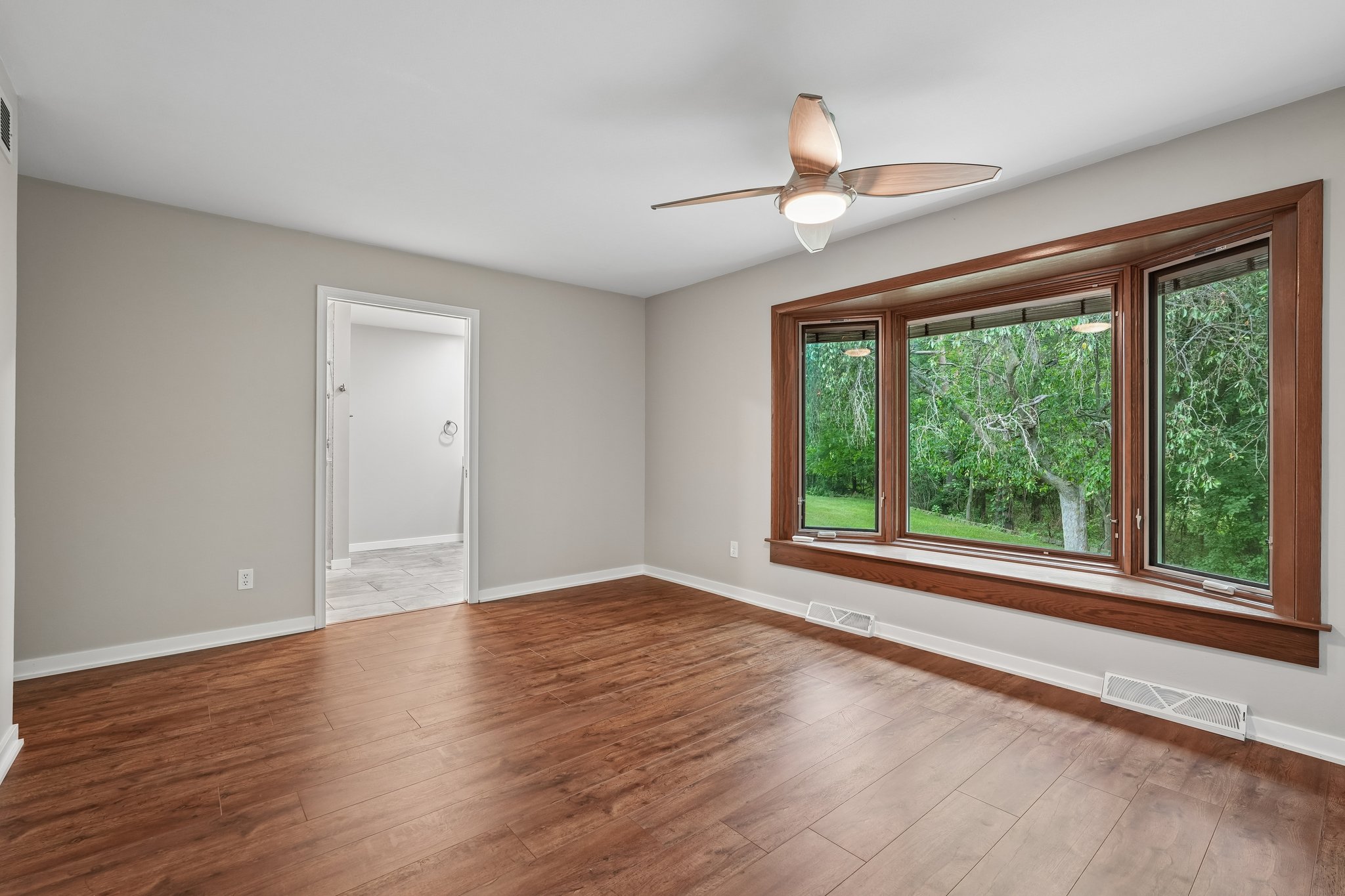 Shadybrook Pl-S0108-037.jpg