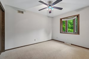 Shadybrook Pl-S0108-033.jpg