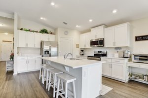 Kitchen/Breakfast Bar