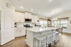 Kitchen/Breakfast Bar