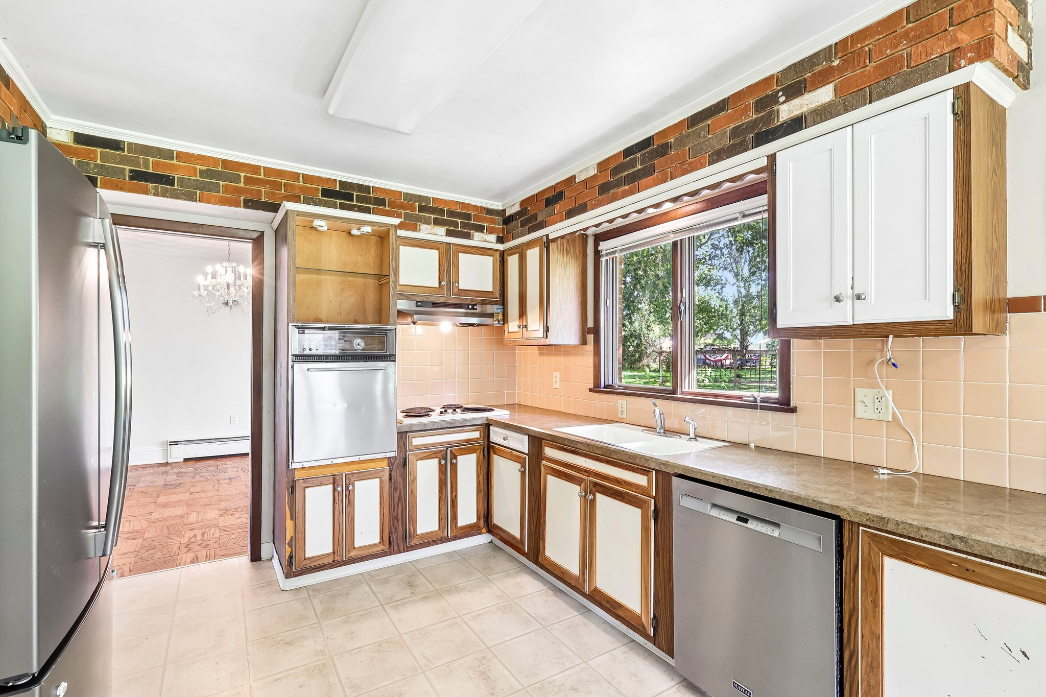Lakeland Dr-S1909-014.jpg