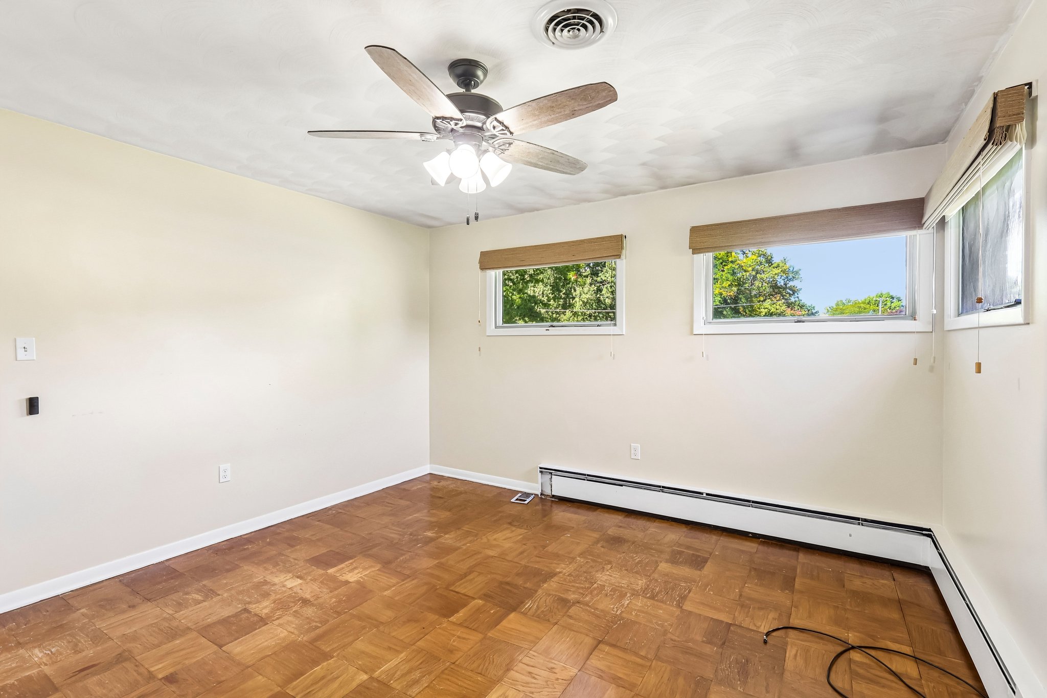 Lakeland Dr-S1909-021.jpg