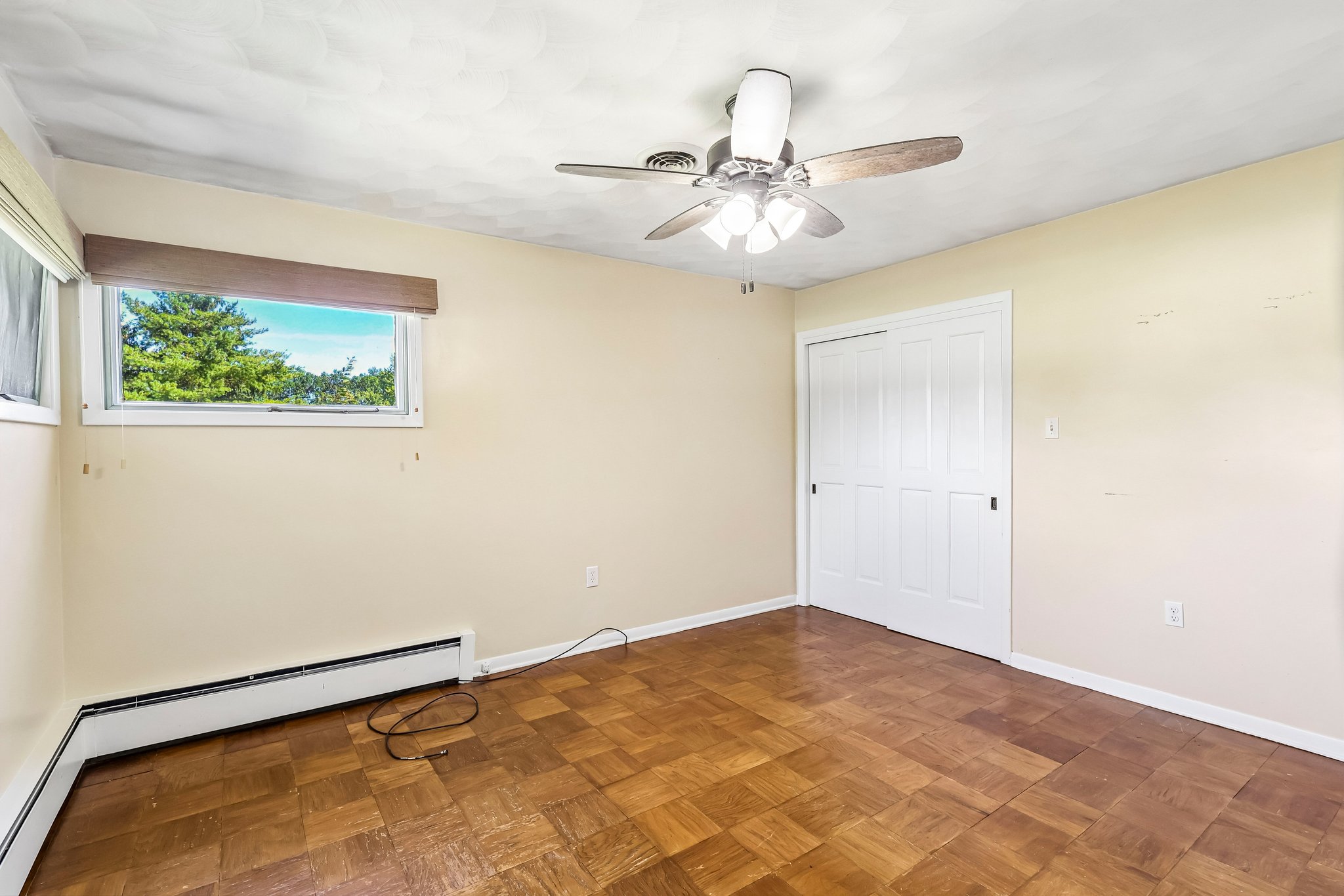 Lakeland Dr-S1909-023.jpg