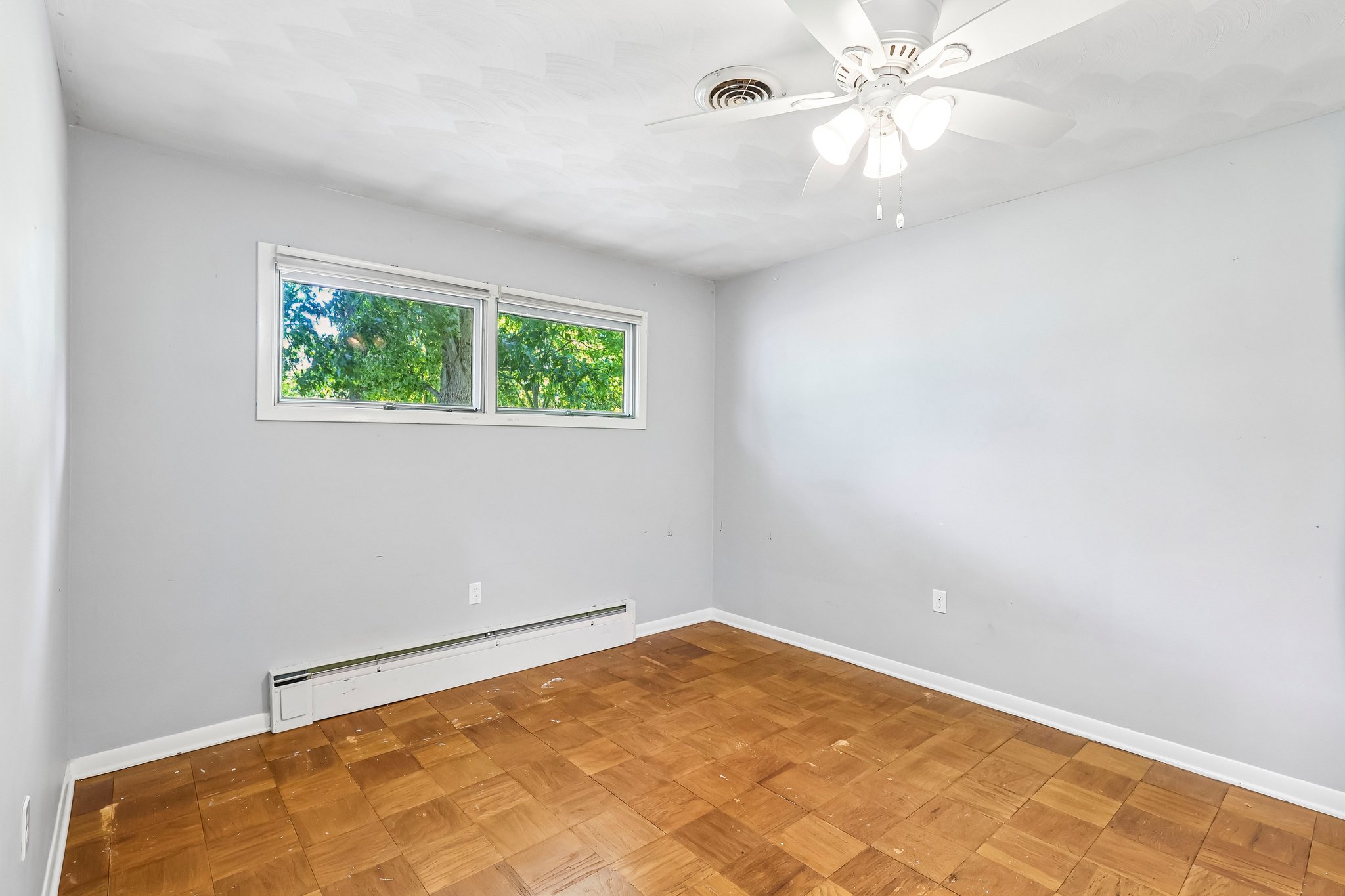 Lakeland Dr-S1909-024.jpg