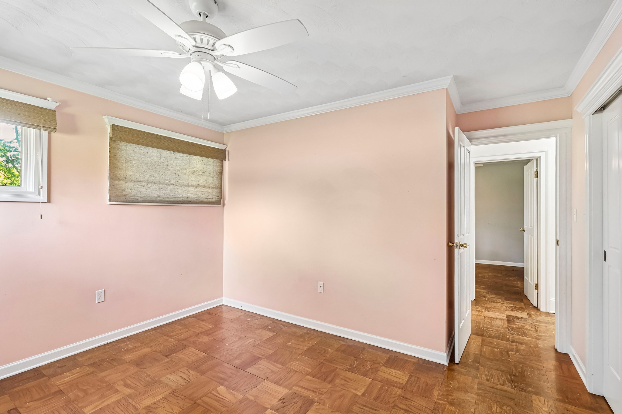 Lakeland Dr-S1909-033.jpg