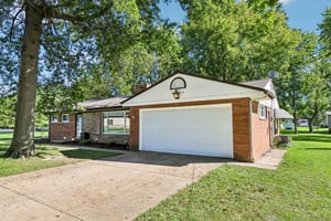 Lakeland Dr-S1909-002.jpg