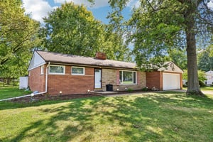 Lakeland Dr-S1909-003.jpg