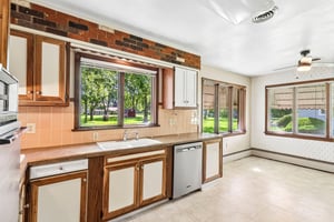 Lakeland Dr-S1909-013.jpg