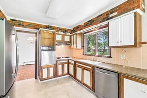 Lakeland Dr-S1909-014.jpg