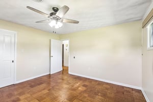 Lakeland Dr-S1909-022.jpg
