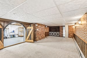 Lakeland Dr-S1909-038.jpg