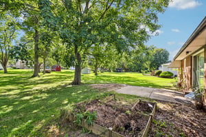 Lakeland Dr-S1909-050.jpg