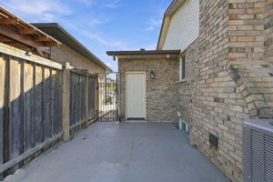  Photo 47