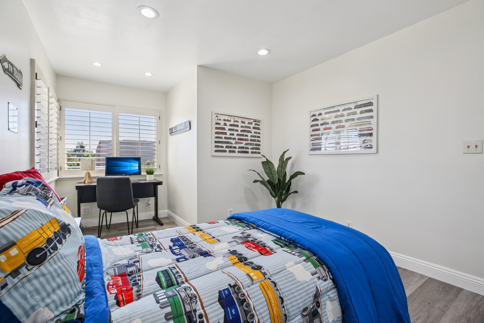 Ultimo Ave-S2110-025.jpg