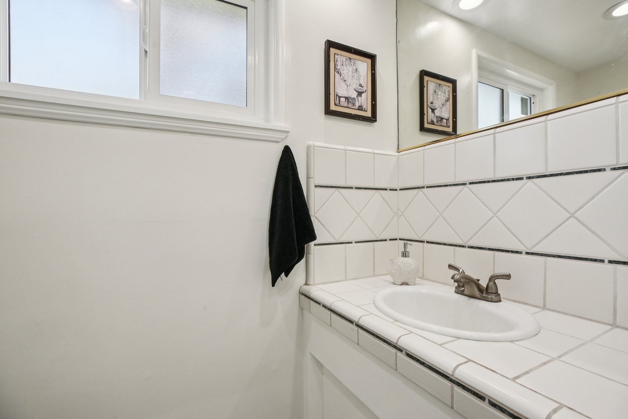 Ultimo Ave-S2110-031.jpg