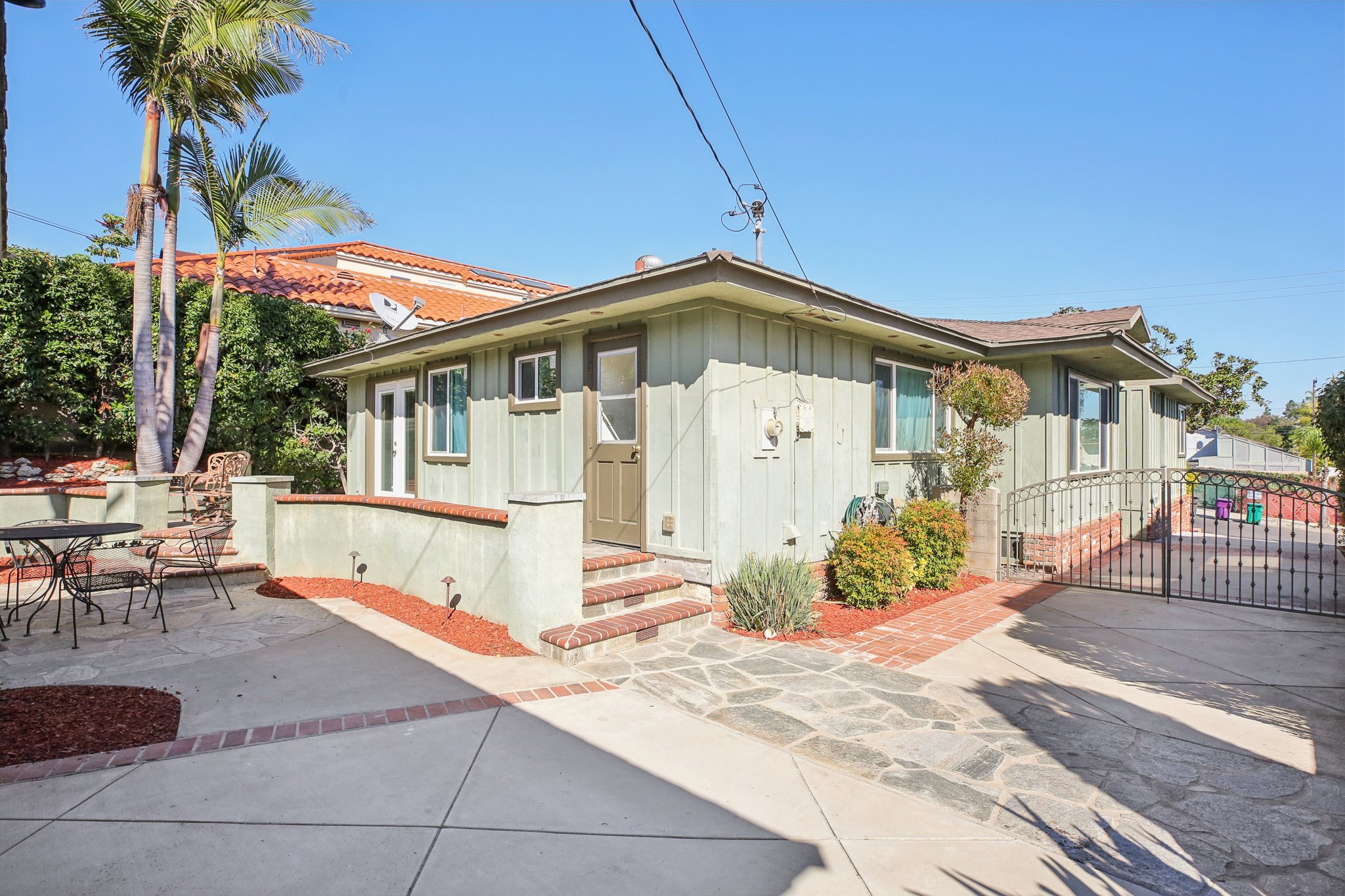 Ultimo Ave-S2110-036.jpg