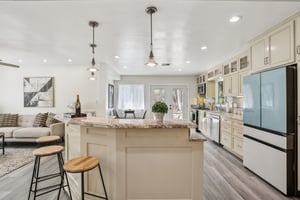 Ultimo Ave-S2110-012.jpg
