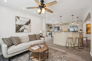 Ultimo Ave-S2110-014.jpg