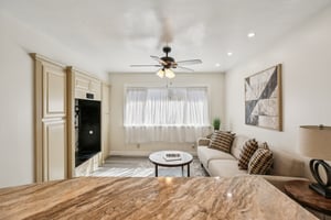 Ultimo Ave-S2110-015.jpg
