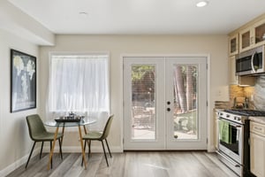 Ultimo Ave-S2110-019.jpg