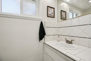 Ultimo Ave-S2110-031.jpg