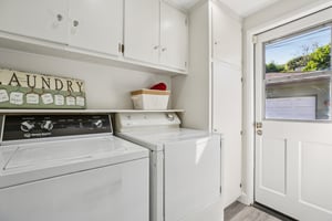 Ultimo Ave-S2110-032.jpg
