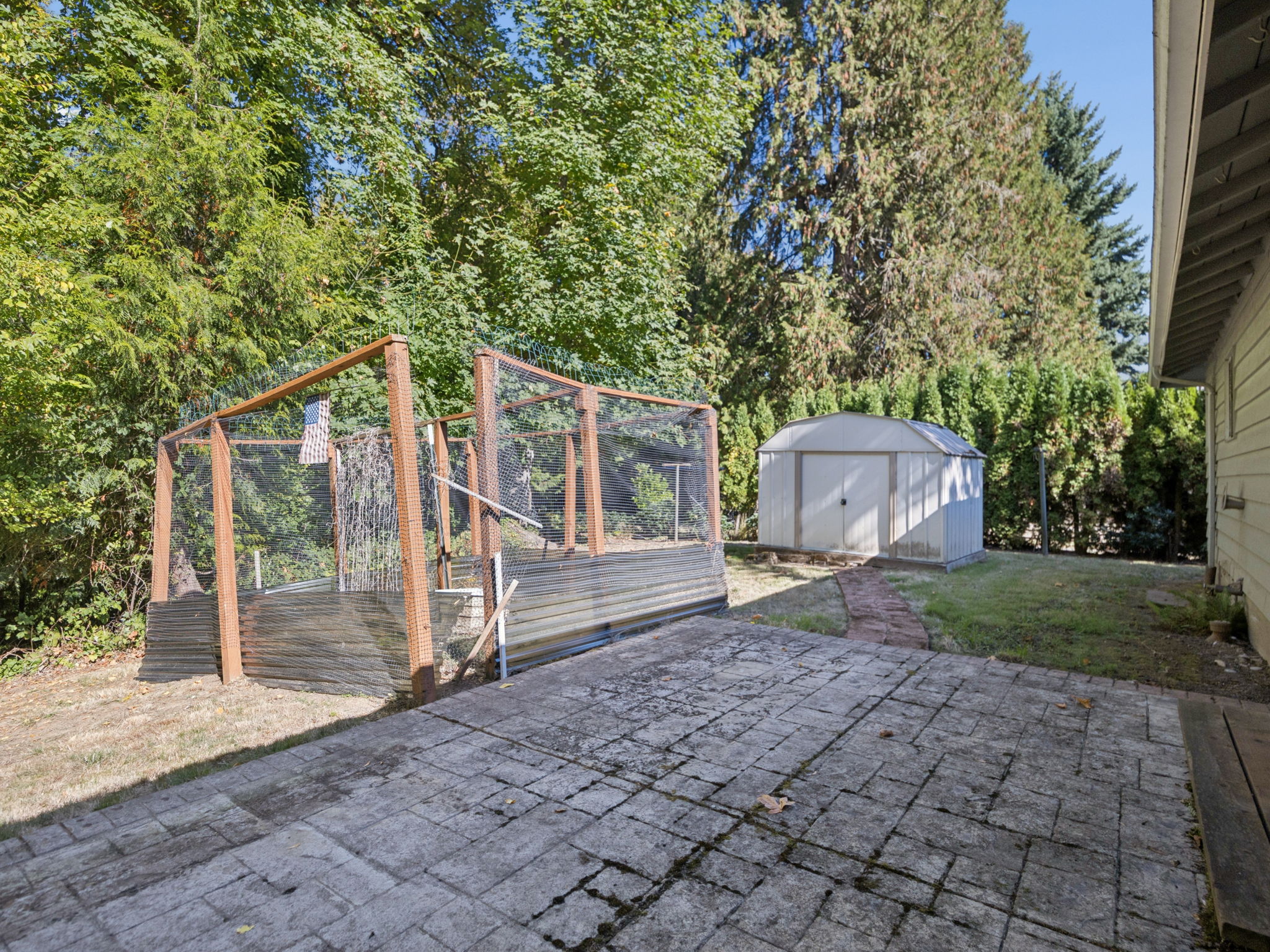  Photo 40
