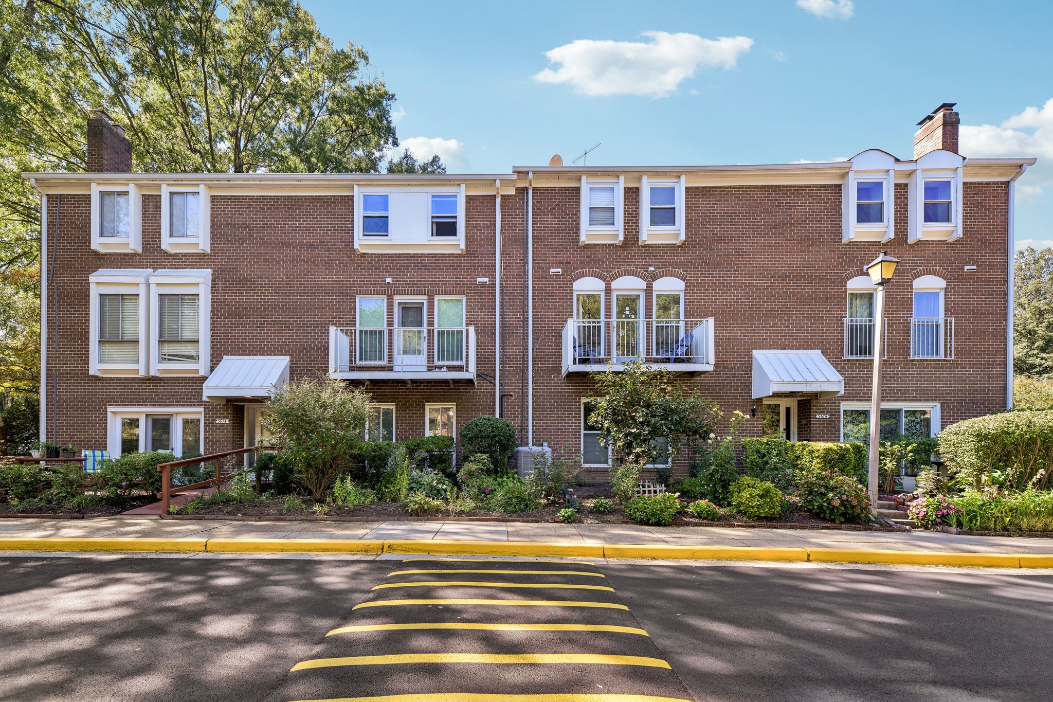 Persimmon Cir-S0910-003.jpg
