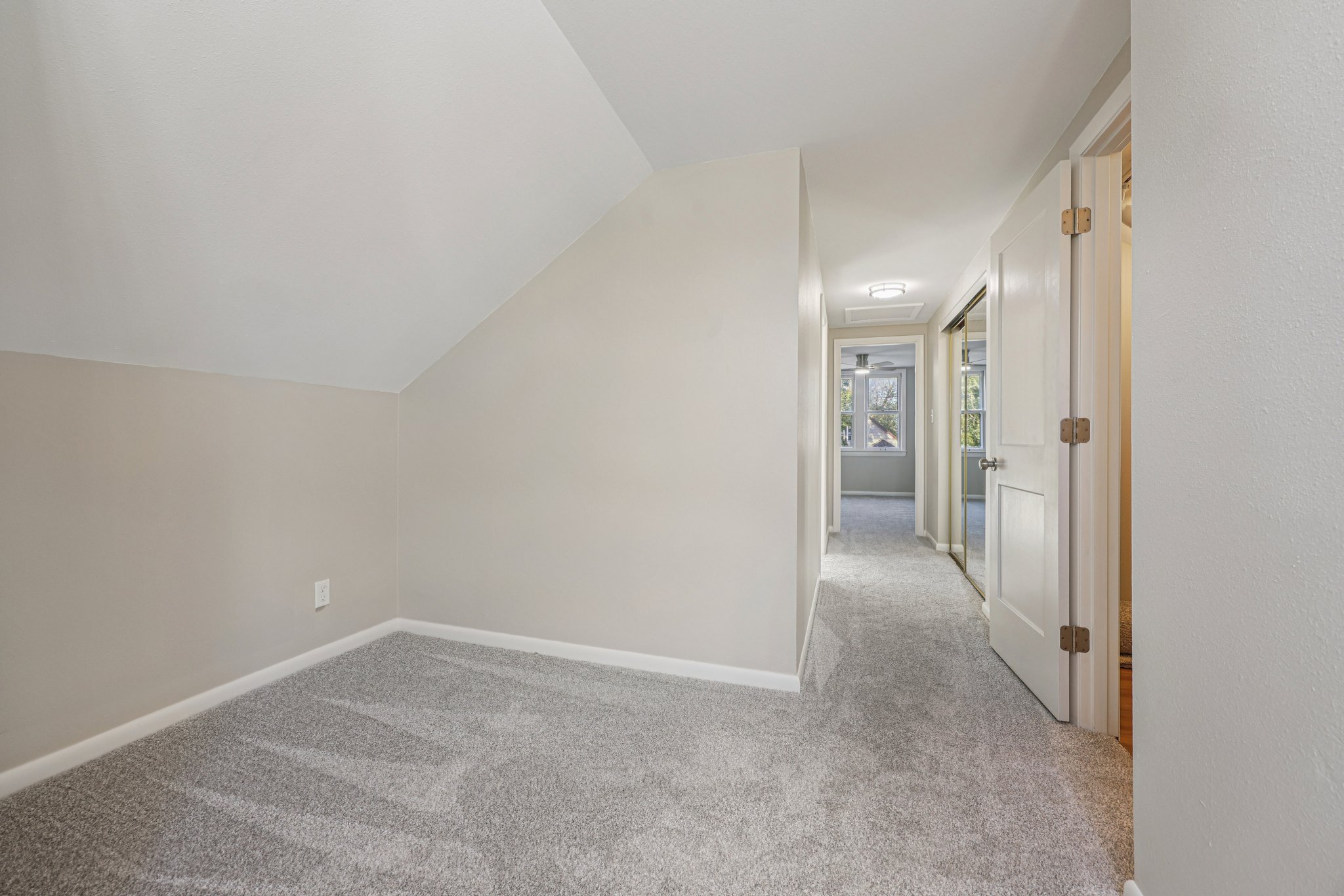 S Ahmedi Ave-S2210-023.jpg