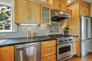 017_3675 Delmont Ave_